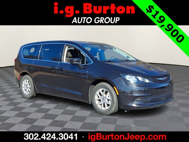 2023 Chrysler Voyager LX FWD