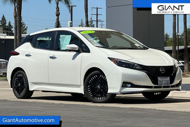 Pearl White Tricoat 2024 Nissan LEAF Hatchback Front-Wheel Drive Automatic