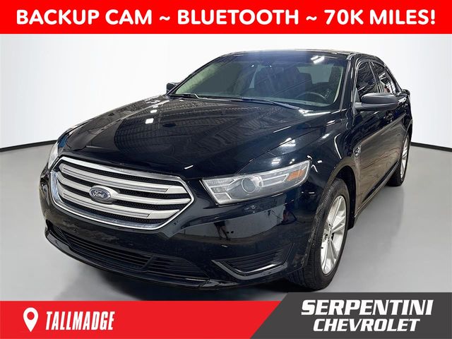  2017 Ford Taurus SE   