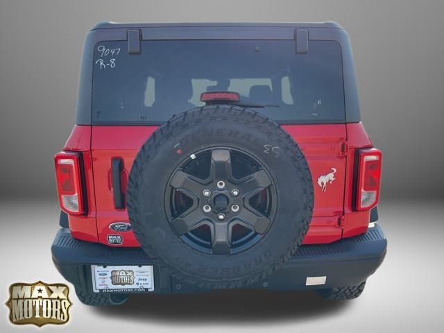 2024 Ford Bronco Black Diamond 8