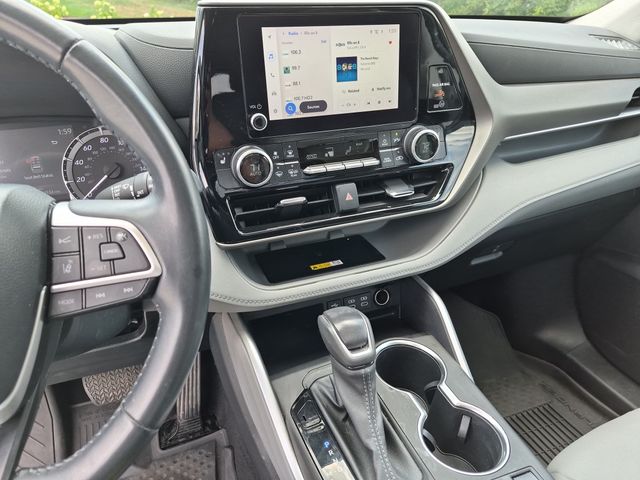 2023 Toyota Highlander - Image 23