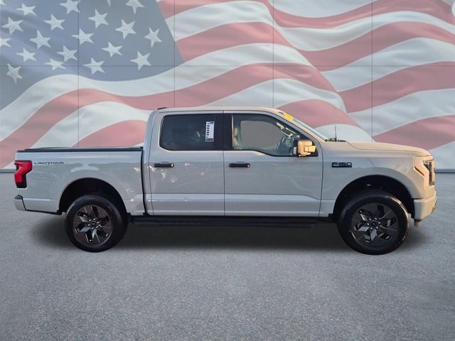 Used 2024 White Ford XLT image 2