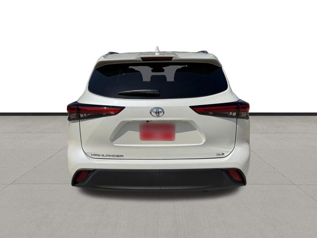 2021 Toyota Highlander XLE White at Don McGill Toyota