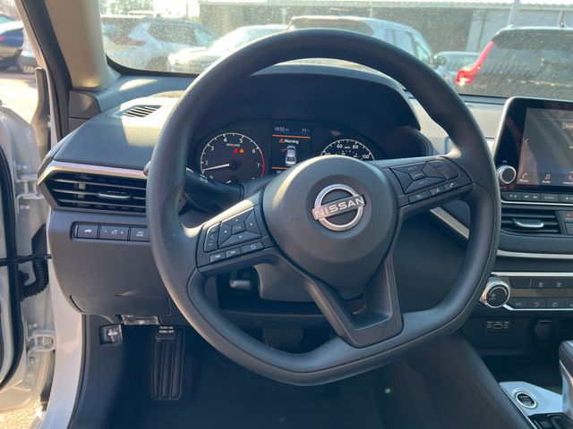 2025 Glacier White Nissan Altima 2.5 S FWD Sedan
