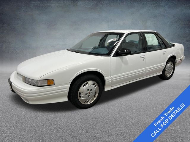 White 1995 Oldsmobile Cutlass Supreme 4 Dr S Sedan Sedan Front-Wheel Drive 4-Speed Automatic