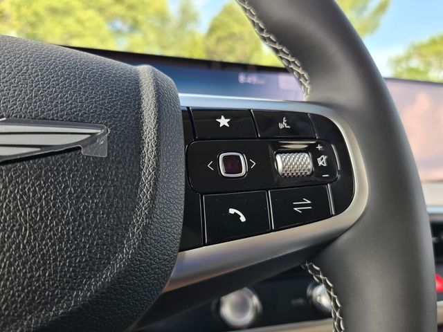 2027 Genesis Gv70