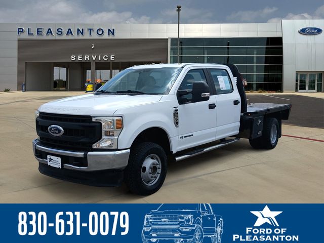 Oxford White 2020 Ford F-350 Super Duty Chassis XL Crew Cab DRW 4WD Pickup Truck Four-Wheel Drive Automatic
