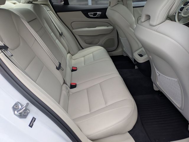 Used 2020 Volvo S60 T5 Momentum 4D Sedan
