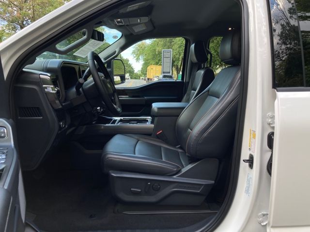 2025 Ford F-450 LARIAT