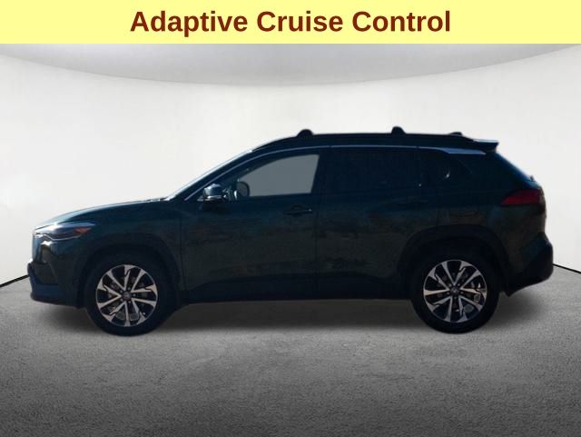 2024 Toyota Corolla Cross XLE 8