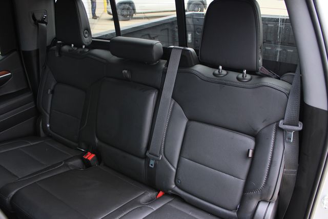 Used 2022 Silver GMC Denali image 22