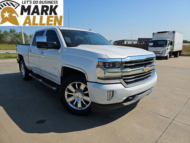 White (Iridescent Pearl Tricoat) 2017 Chevrolet Silverado 1500 Pickup Truck Four-Wheel Drive 8-Speed Automatic Overdrive
