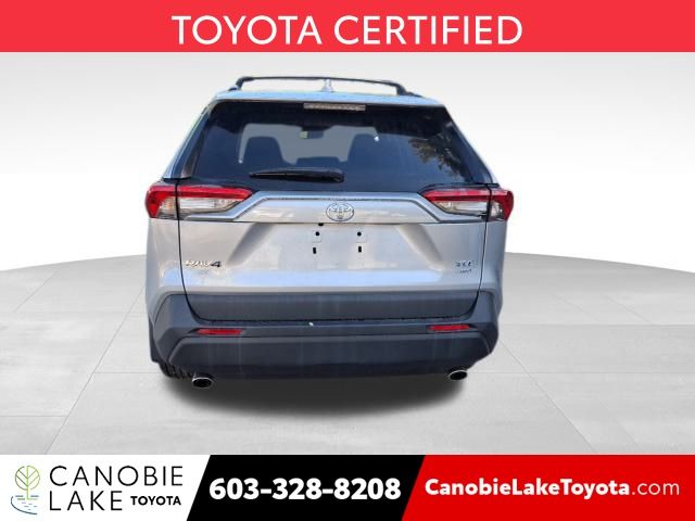2022 Toyota RAV4 XLE photo 4