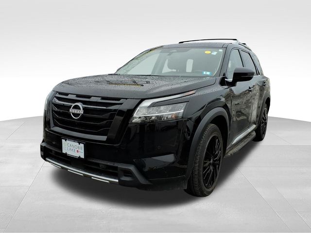 View vehicle photo 3