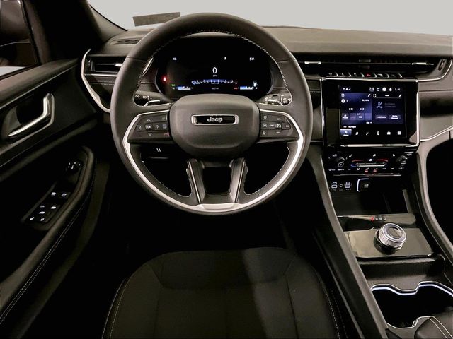 2025 Jeep Grand Cherokee Laredo X Gray at South Hills CDJR