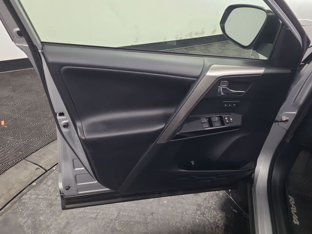 2017 – Toyota – RAV4 Hybrid