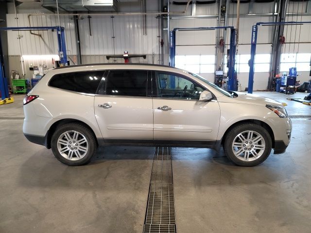 2013 Champagne Silver Metallic Chevrolet Traverse LT AWD SUV