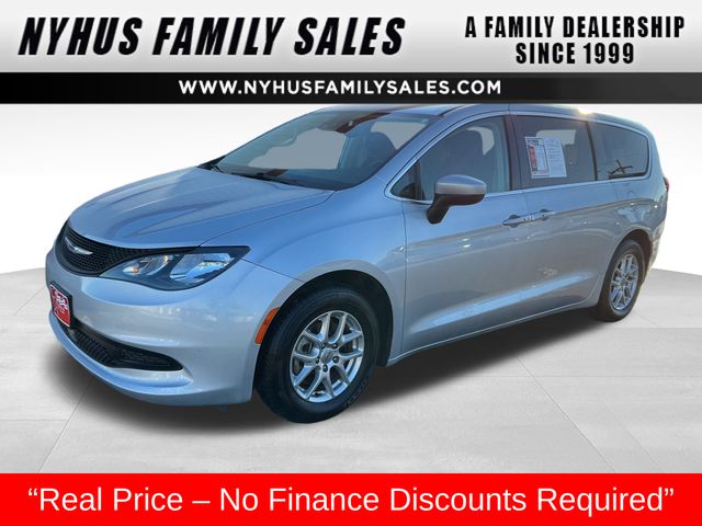 2023 Chrysler Voyager LX FWD