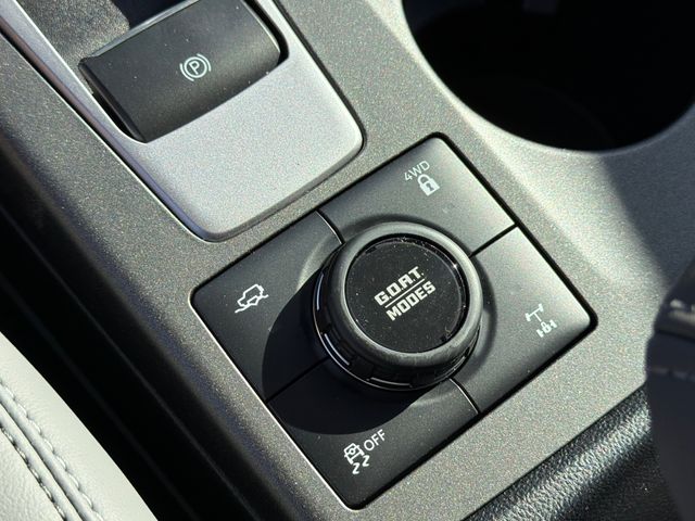 New 2026 White Ford Badlands image 28