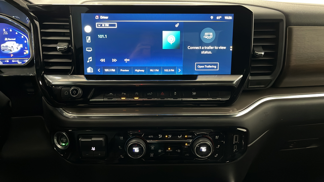 Used 2022 Iridescent Pearl Tricoat Chevrolet High Country image 13