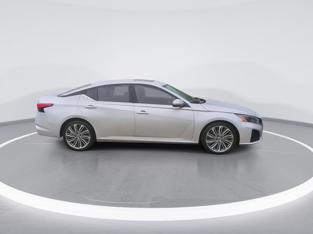 Used 2023 Silver Nissan 2.5 SL image 9