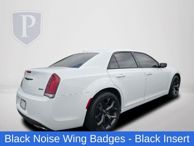 2023 Chrysler 300 Touring 9