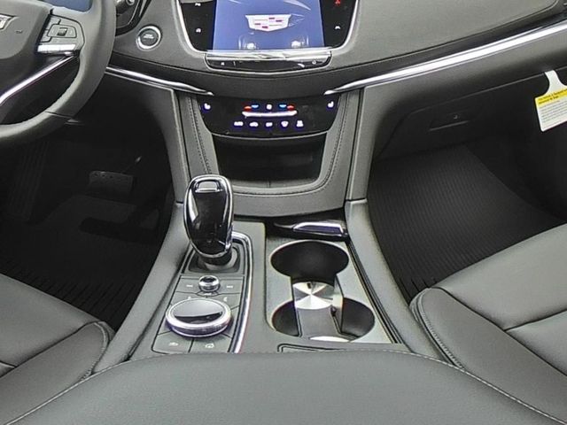 2025 Cadillac XT6 Luxury photo