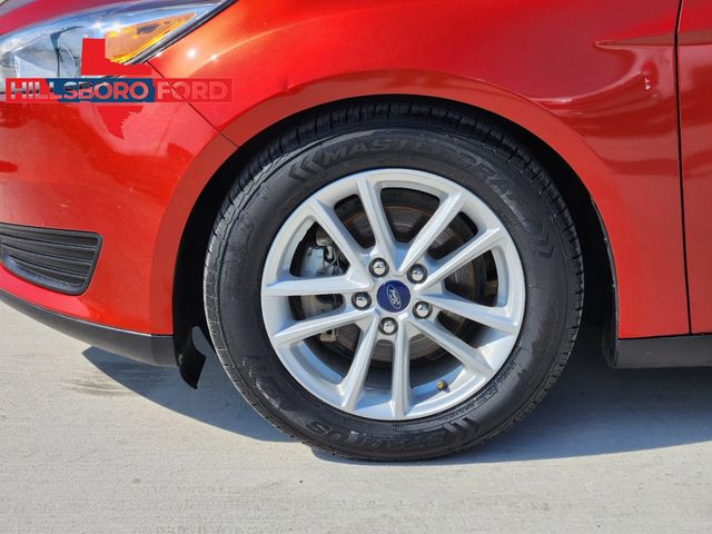 2018 Chili Pepper Red Ford Focus SE FWD Hatchback