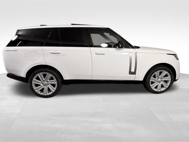 2023 Land Rover Range Rover SE 7