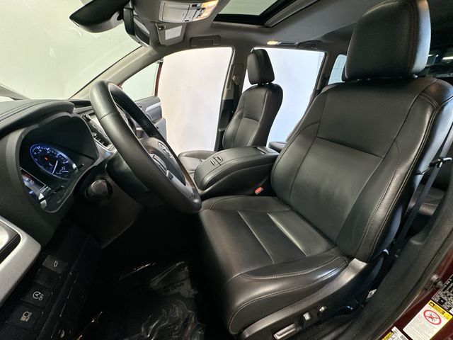 2019 Toyota Highlander XLE Red at Subaru and VW of Moon Township