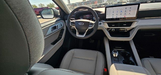 2025 Ford Explorer Active 43