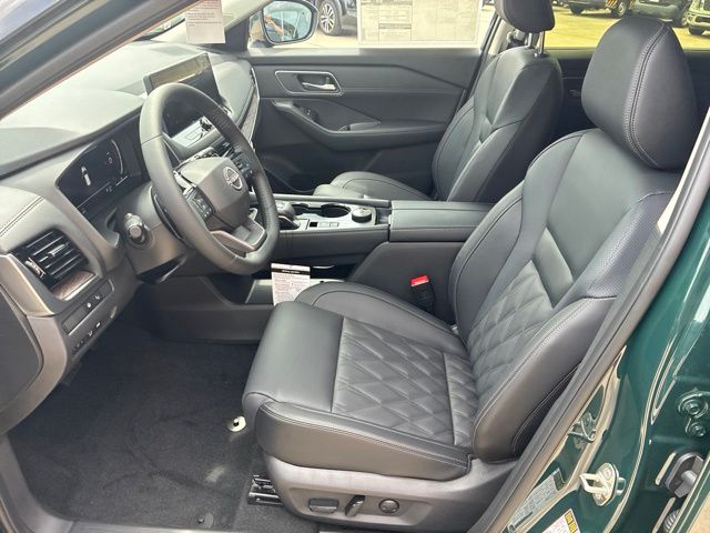 2026 Nissan Rogue Platinum Black at Royal Nissan