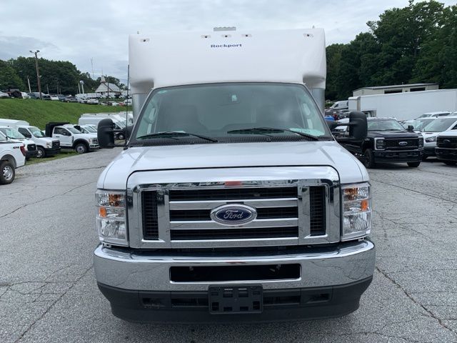 2025 Ford E-450SD Base 8