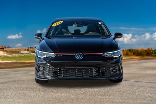 2024 Volkswagen Golf GTI SE 2