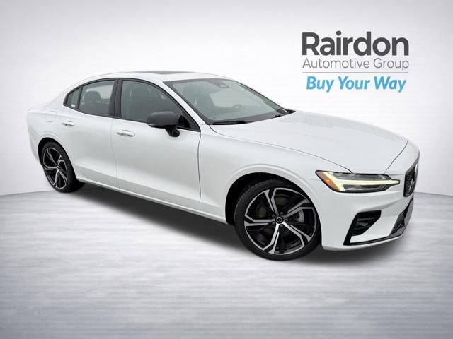 2024 Volvo S60 B5 Core Dark Theme AWD