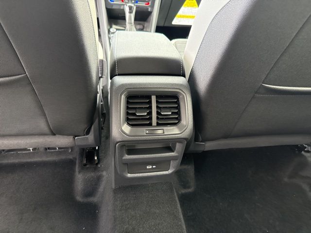 2025 Volkswagen Taos 1.5T SE photo