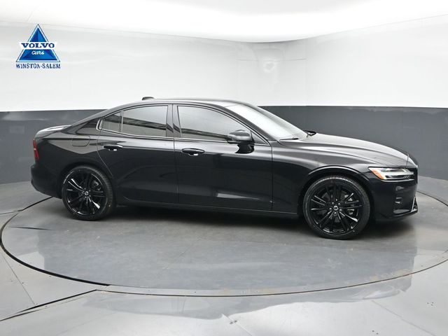 Onyx Black Metallic 2024 Volvo S60 Sedan Front-Wheel Drive Automatic