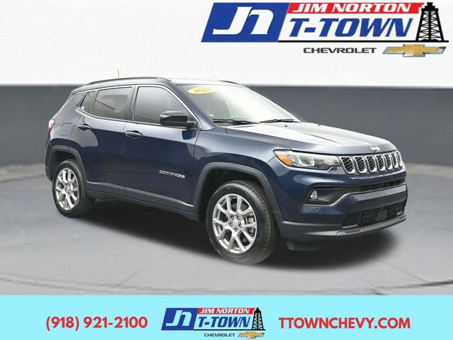  2024 Jeep Compass Latitude Lux 4WD   