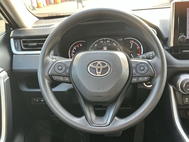 2023 Toyota RAV4 XLE 8