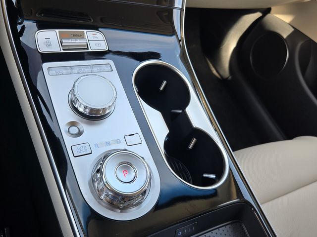 2027 Genesis GV70