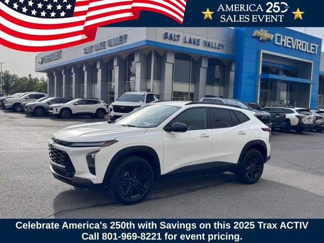 Summit White 2025 Chevrolet Trax SUV / Crossover Front-Wheel Drive 6-Speed Automatic