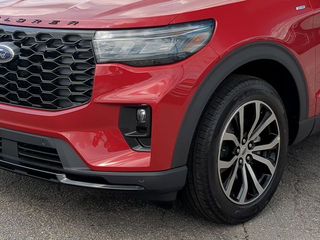 New 2026 Rapid Red Metallic Tinted Clearcoat Ford ST-Line image 17