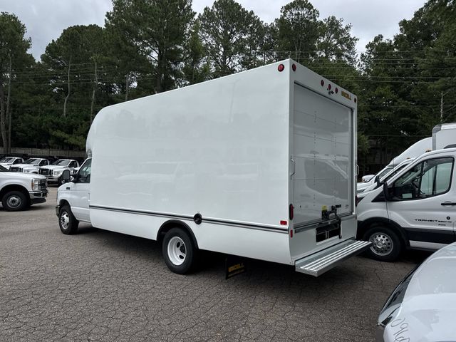 New 2027 Oxford White Ford E-350 SRW image 6