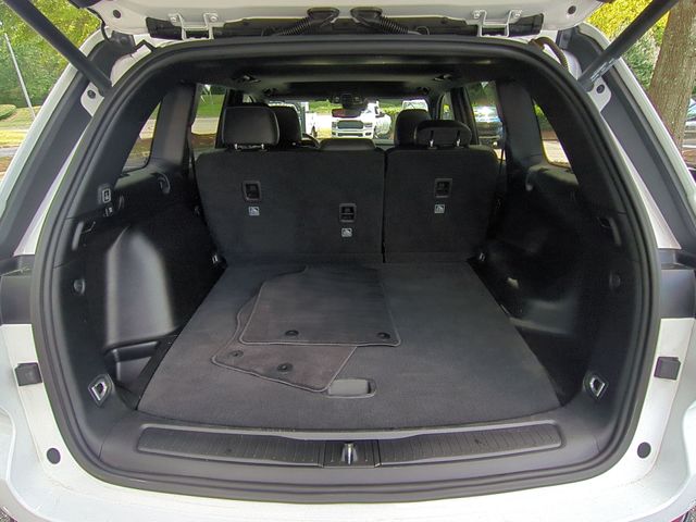 Used 2022 White Jeep Altitude image 34