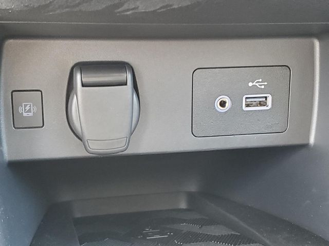 Used 2025 Nissan Versa Sedan