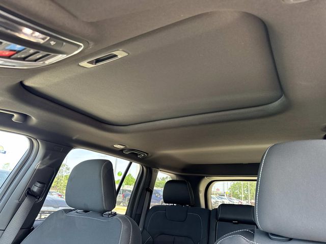 New 2026 White Jeep Laredo X image 18