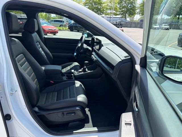 used 2025 Honda CR-V Hybrid car, priced at $36,995