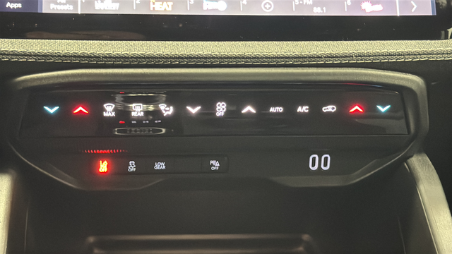 New 2026 Diamond Black Crystal Pearlcoat Jeep Laredo image 17