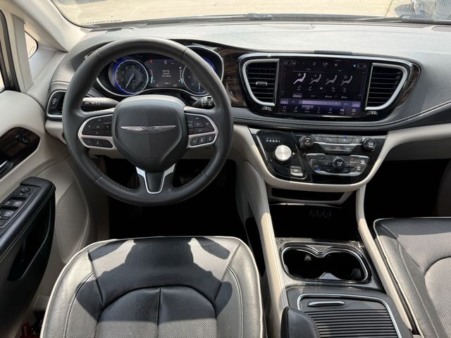 2023 Chrysler Pacifica Limited Gray at Durrett Motor Company