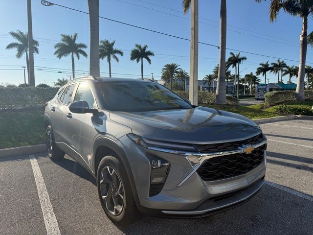 Used 2025 Chevrolet Trax Image